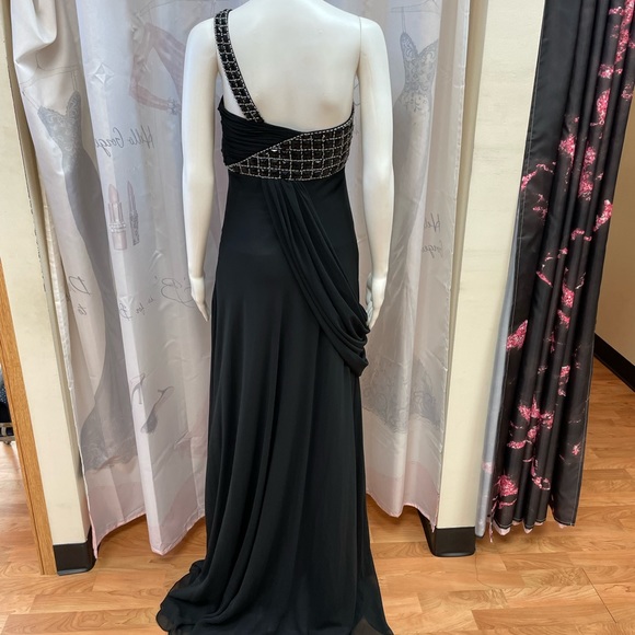 Long one shoulder black chiffon dress size 6 beaded top nwt - Picture 5 of 7